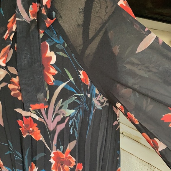 Molly Bracken black floral pleated lined long sheer sleeve swing dress tie neck - Picture 9 of 16